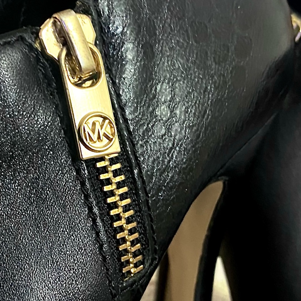 MICHAEL KORS - black heeled booties with gold zipper - Picture 3 of 6